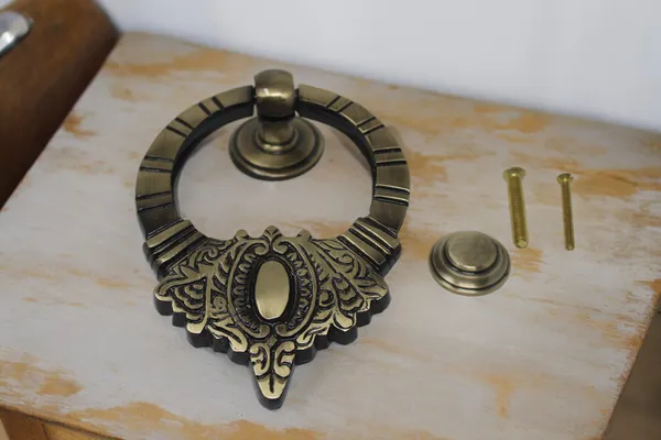 Golden_King_Decorative_Golden_Brass_Door_Knocker_Victorian_Style_Brass_Door_Knocker_Door_Decor