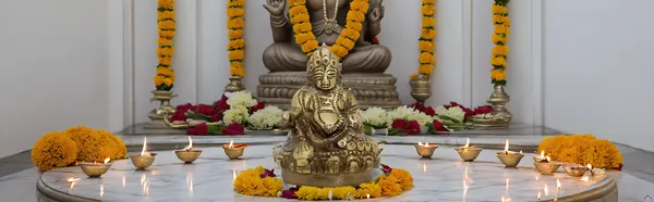Golden_Kuber_Brass_Statue/Murti_For_Home_Decor,_Office,_Car_Dashboard,_Table_Decor,_Gifting_&_Puja_Idol_Murti_Sculpture