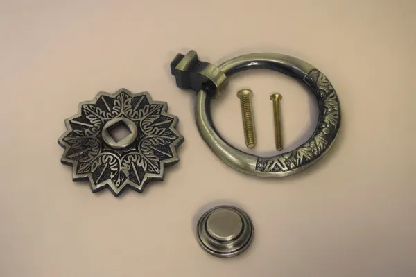 Golden_Carving_Decorative_Golden_Brass_Door_Knocker_Victorian_Style_Brass_Door_Knocker_Door_Decor