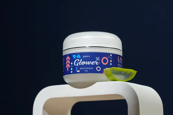 Glow_Moisturiser_-_Lightweight_Hydration_&_Skin_Nourishment