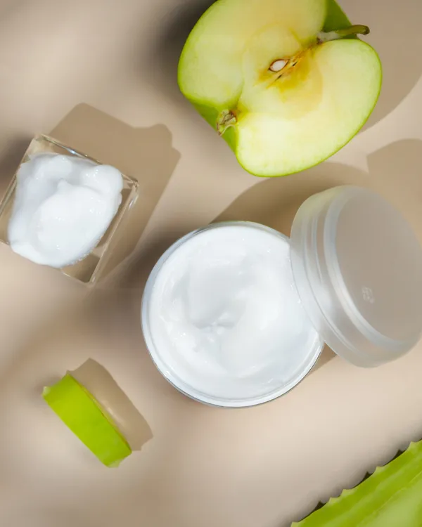 Glow_Moisturiser_-_Lightweight_Hydration_&_Skin_Nourishment