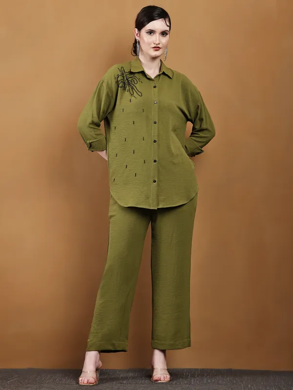 Olive_Green_Hand-Embroidered_Cotton_Co-Ord_Set_For_Women