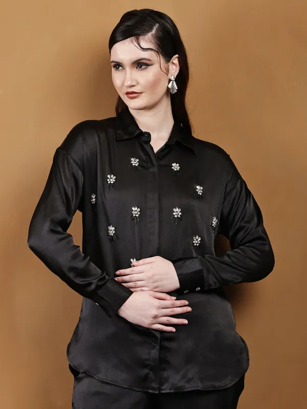 Black_Hand-Embroidered_Cotton_Co-Ord_Set_For_Women