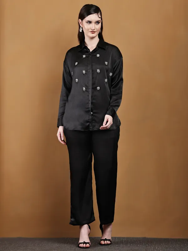 Black_Hand-Embroidered_Cotton_Co-Ord_Set_For_Women