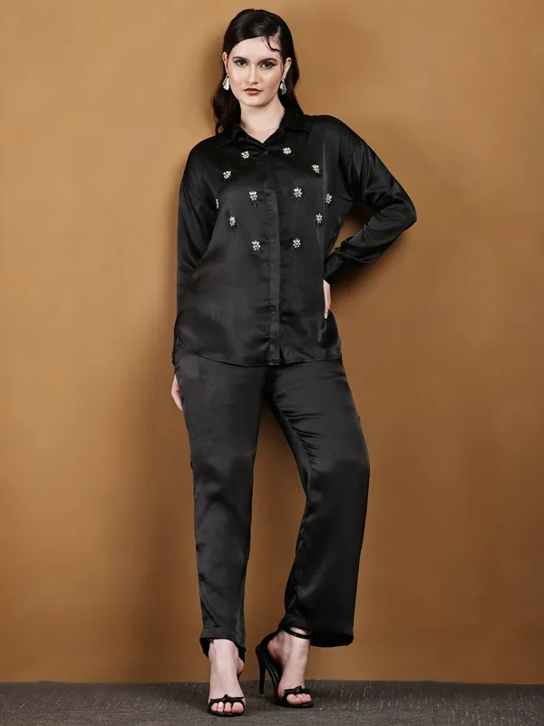 Black_Hand-Embroidered_Cotton_Co-Ord_Set_For_Women