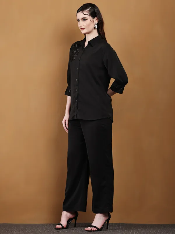 Black_Hand-Embroidered_Cotton_Co-Ord_Set_For_Women