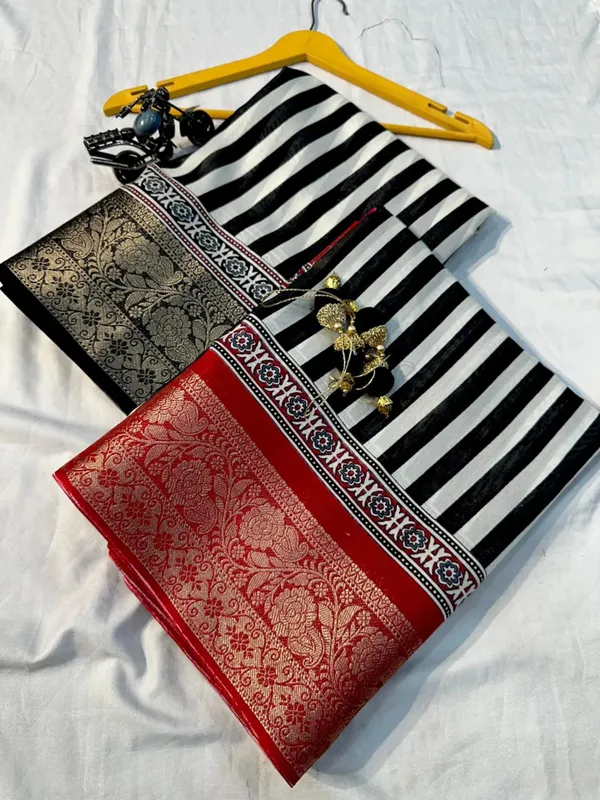 Dola_Silk_Saree_with_Intricate_Jacquard_Border