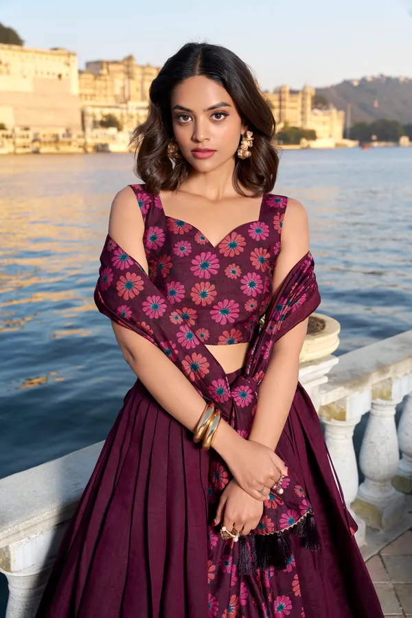 Exquisite_Floral_Fantasy:_Tusser_Silk_Lehenga_Choli_with_Intricate_Print_and_Dupatta_??