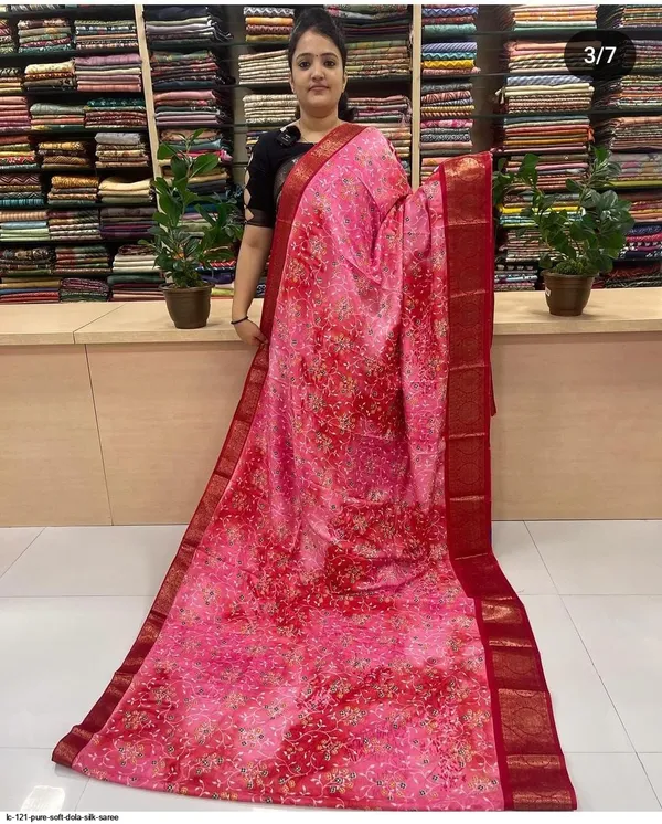 The_Dola_Silk_Jacquard_Saree_Ensemble