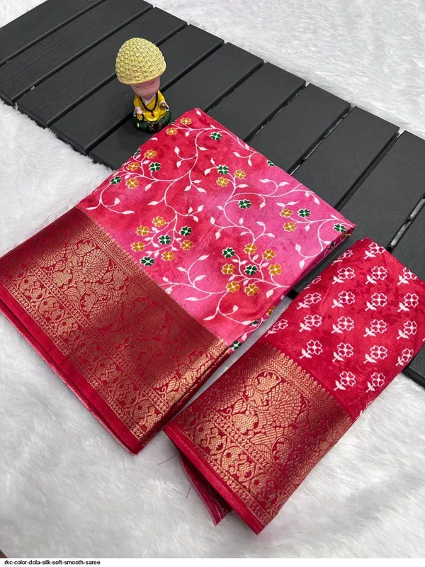 The_Dola_Silk_Jacquard_Saree_Ensemble