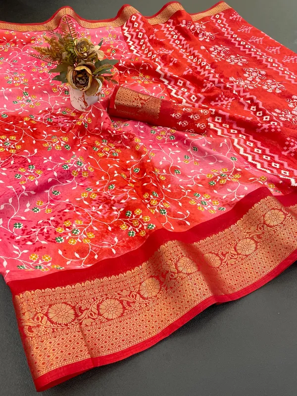 The_Dola_Silk_Jacquard_Saree_Ensemble