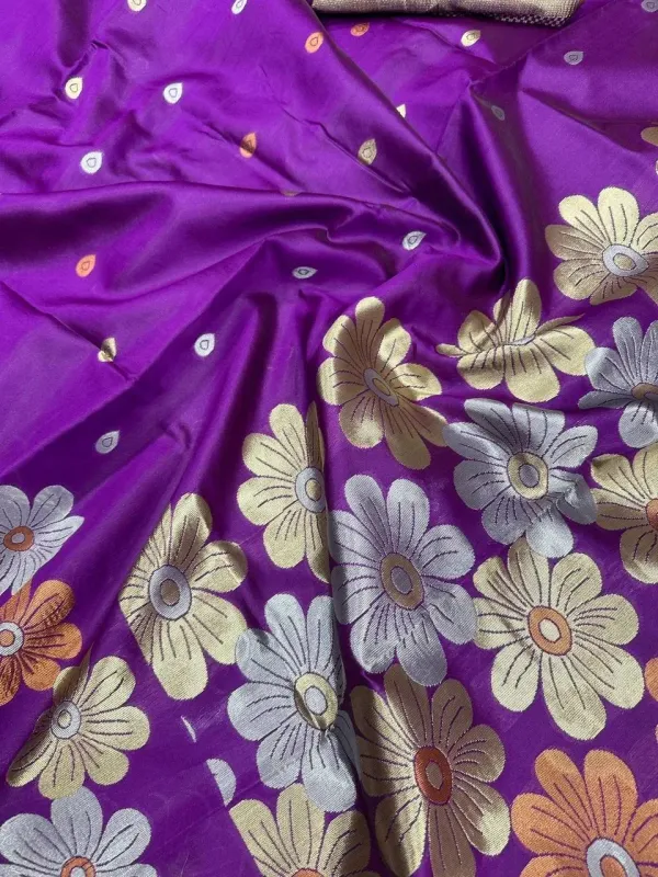 Purple_Floral_printed_Zari_Silk_Blend_Saree