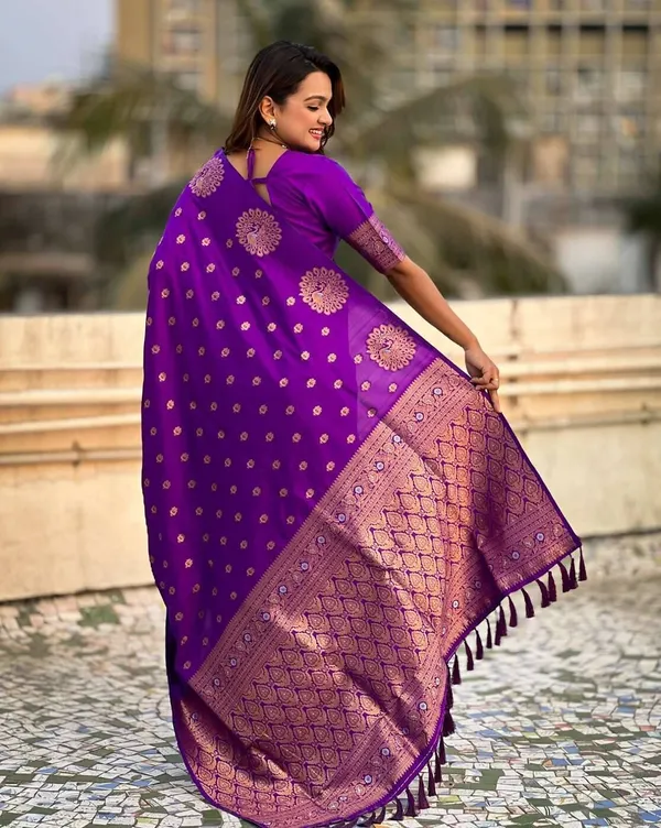 Purple_soft_silk_blend_dual_zari_woven_saree_with_peacock_border