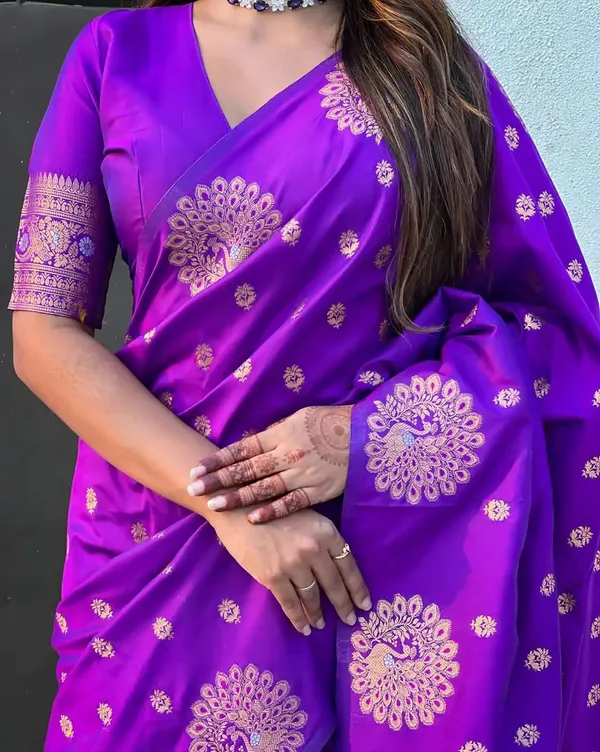 Purple_soft_silk_blend_dual_zari_woven_saree_with_peacock_border