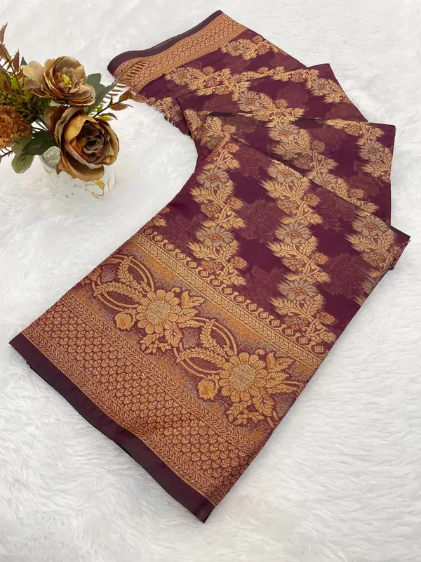 Designer_Organza_Saree_with_Rich_Pallu_and_Intricate_Border