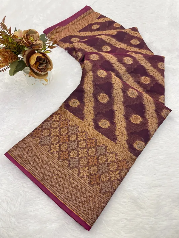 Premium_Quality_Organza_Saree_with_Grand_Pallu