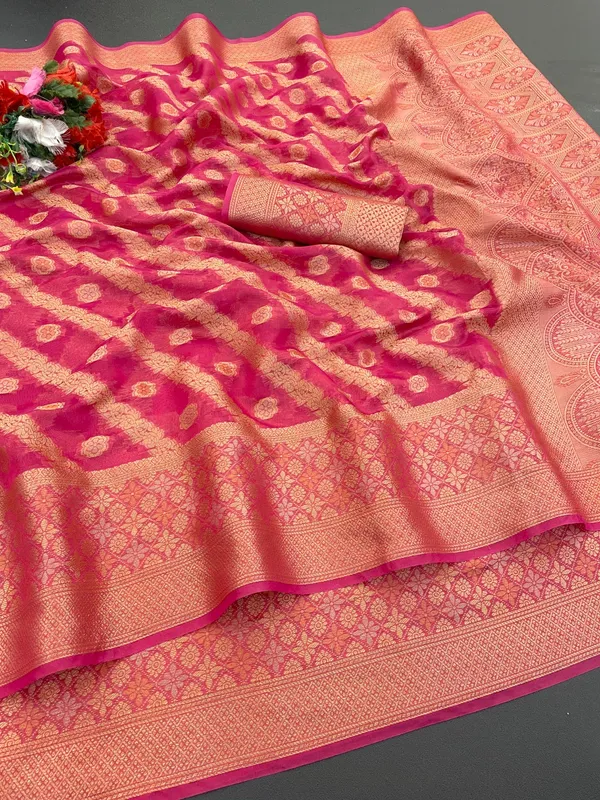 Premium_Quality_Organza_Saree_with_Grand_Pallu
