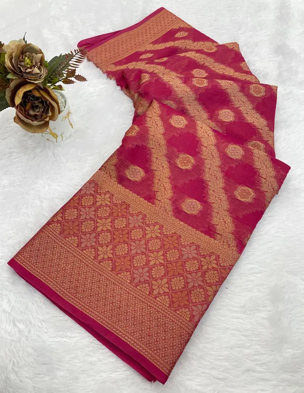 Premium_Quality_Organza_Saree_with_Grand_Pallu
