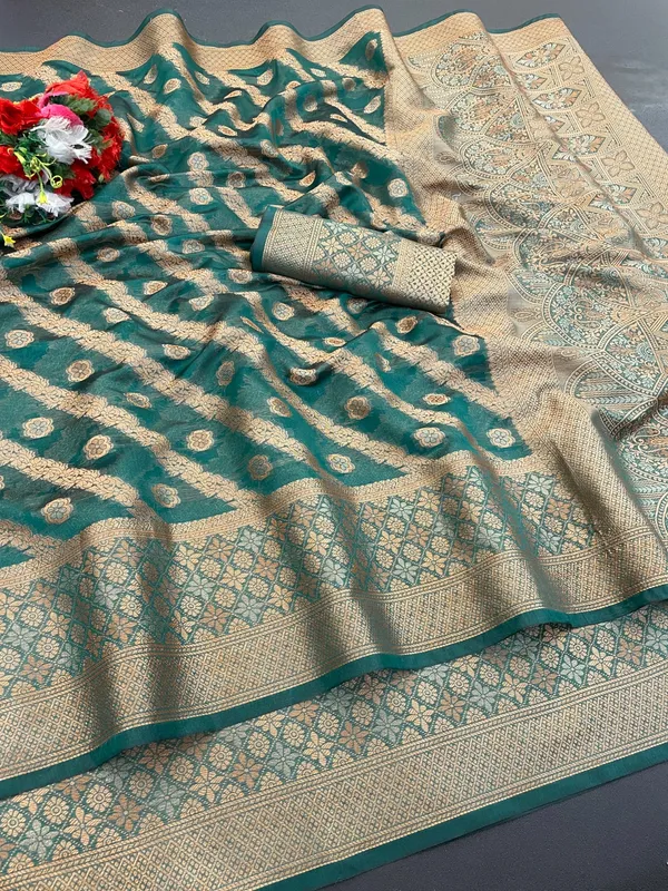 Premium_Quality_Organza_Saree_with_Grand_Pallu