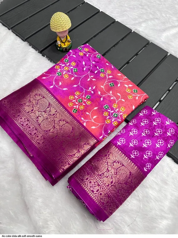The_Dola_Silk_Jacquard_Saree_Ensemble