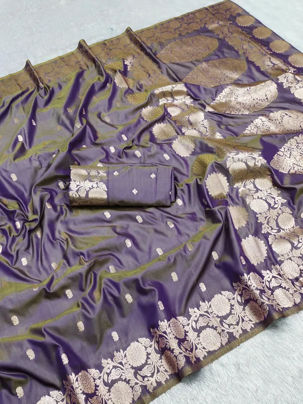 Elegant_Designer_Zari_Woven_Silk_Saree_with_Unique_Pallu_and_Border