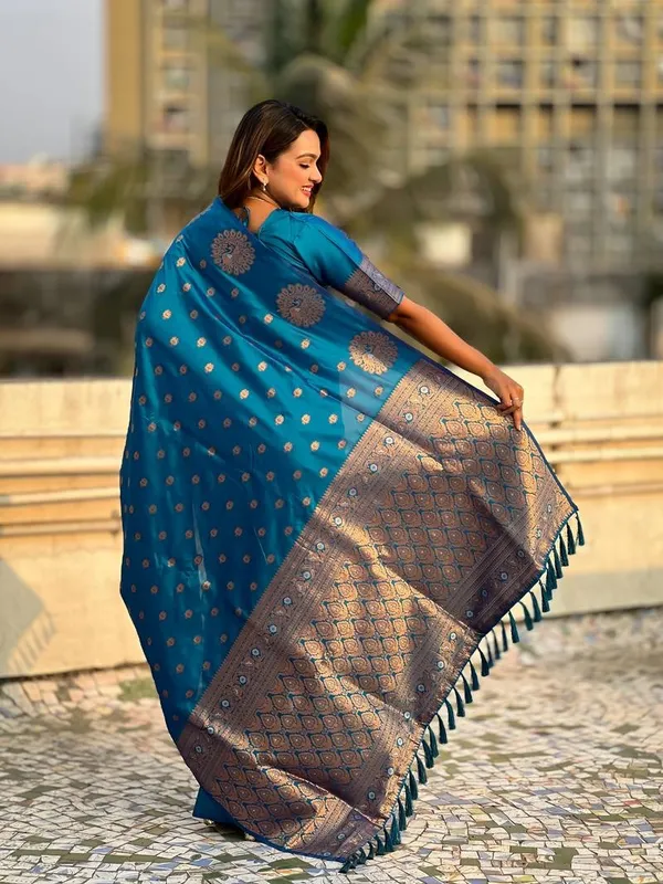 Women_Banarasi_Silk_Kanjivaram_Traditional_Saree