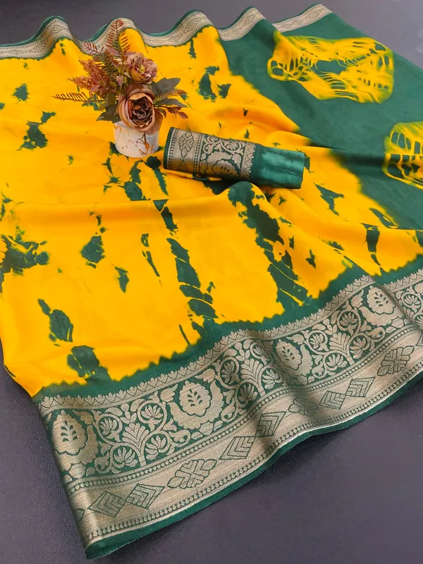 Exquisite_Dola_Silk_Saree_with_Jaquard_Elegance?