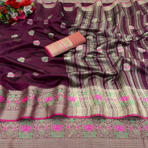 Elegance_in_Organza:_Mina_Butti_Saree