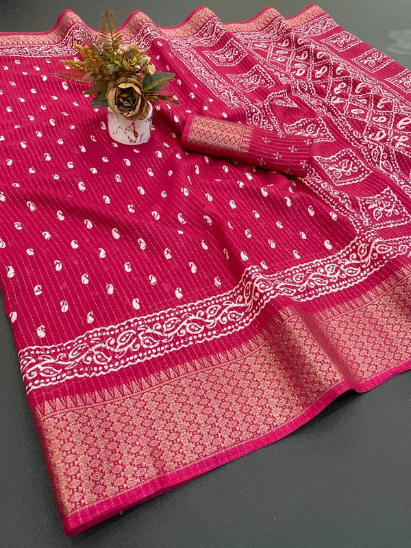 Elegant_Dola_Doby_Silk_Saree_with_Traditional_Zari_Work