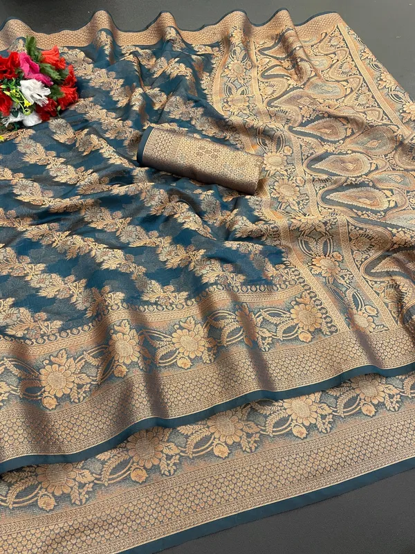 Designer_Organza_Saree_with_Rich_Pallu_and_Intricate_Border