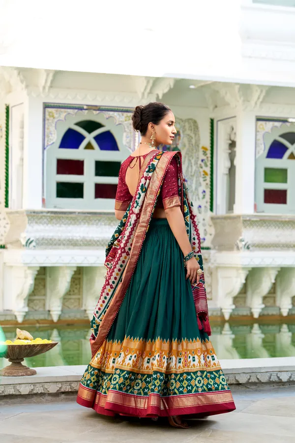 Presenting_a_perfectly_blended_Tussar_silk_lehenga_for_festive_season_to_charm_your_look!?