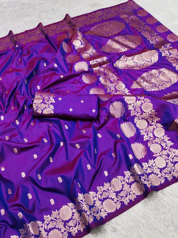 Elegant_Designer_Zari_Woven_Silk_Saree_with_Unique_Pallu_and_Border