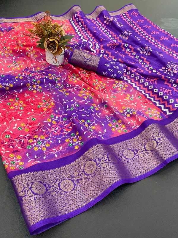 The_Dola_Silk_Jacquard_Saree_Ensemble