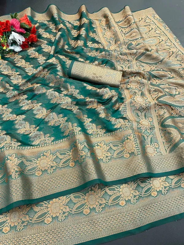 Designer_Organza_Saree_with_Rich_Pallu_and_Intricate_Border