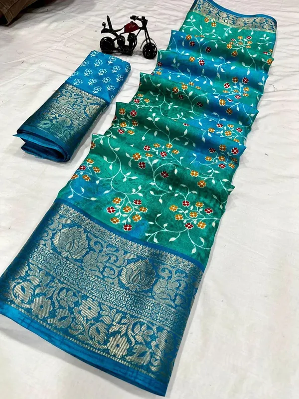 The_Dola_Silk_Jacquard_Saree_Ensemble