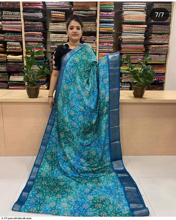 The_Dola_Silk_Jacquard_Saree_Ensemble