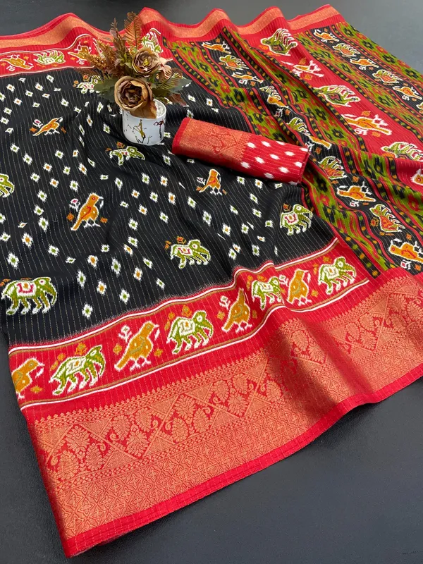 Designer_Dola_Jaquard_Saree_with_Reco_Jari_and_Patola-Inspired_Print