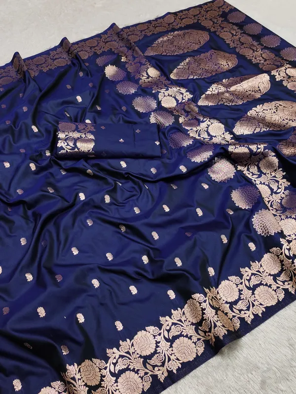 Elegant_Designer_Zari_Woven_Silk_Saree_with_Unique_Pallu_and_Border