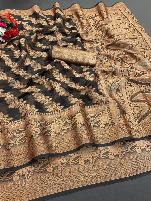 Designer_Organza_Saree_with_Rich_Pallu_and_Intricate_Border