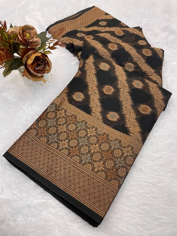 Premium_Quality_Organza_Saree_with_Grand_Pallu