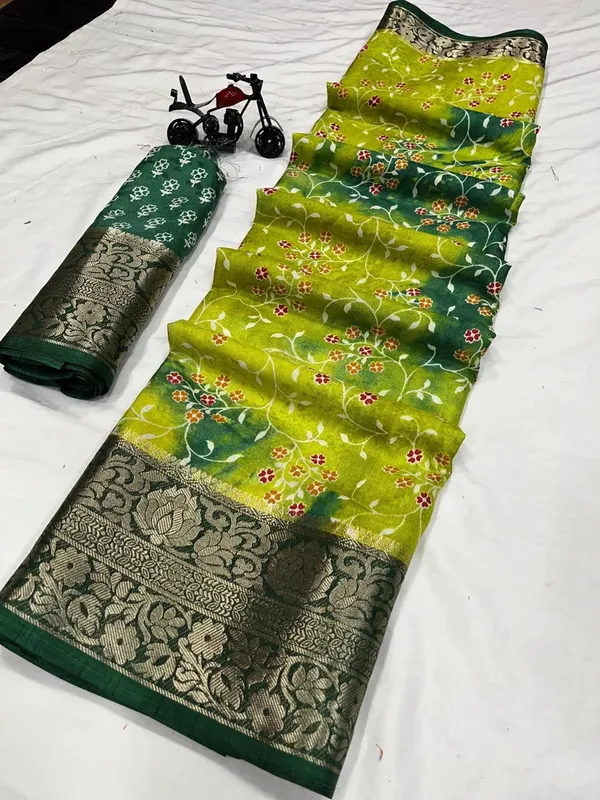 The_Dola_Silk_Jacquard_Saree_Ensemble