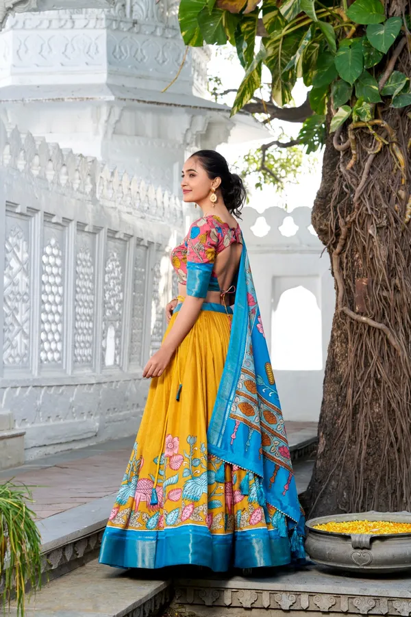 Presenting_a_perfectly_blended_Tussar_silk_lehenga_for_festive_season_to_charm_your_look!?