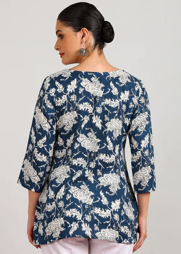 Navy_Blue_&_White_Floral_Printed_Tunic_For_Women