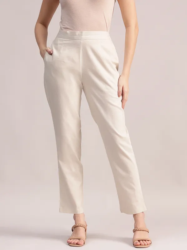 Off-White_Embroidered_Cotton_Flex_Co-Ord_Set_For_Women