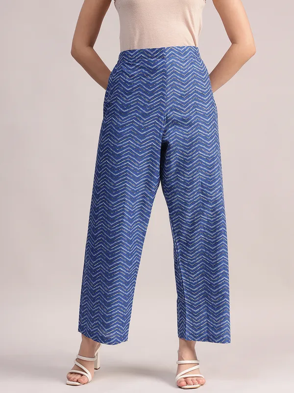 Blue_Floral_Printed_Cotton_Kurta_With_Chevron_Pattern_Palazzo_Set_For_Women