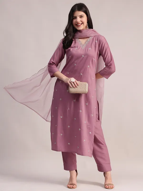 Lavender_Embroidered_Chinon_Kurta_With_Straight_Pants_&_Organza_Dupatta_Set_For_Women