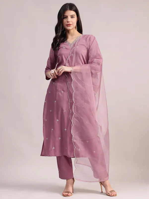 Lavender_Embroidered_Chinon_Kurta_With_Straight_Pants_&_Organza_Dupatta_Set_For_Women