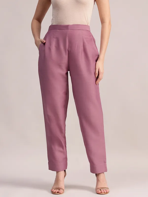 Lavender_Embroidered_Chinon_Kurta_With_Straight_Pants_&_Organza_Dupatta_Set_For_Women