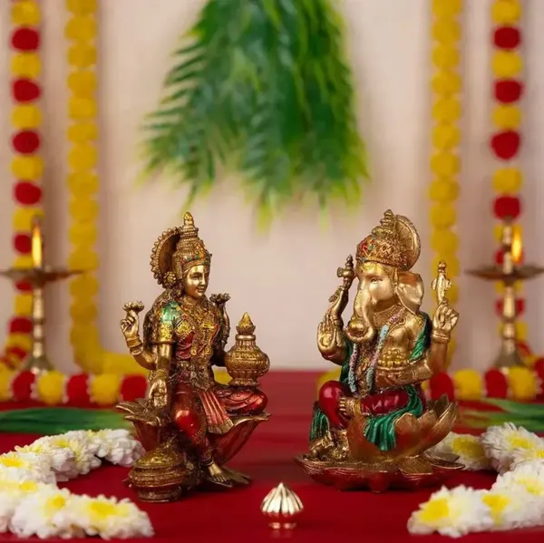 Red_And_Golden_Goddess_Laxmi_Ji_And_God_Ganesh_Ji_Idol_For_Diwali_Pooja_Idols_And_Gift