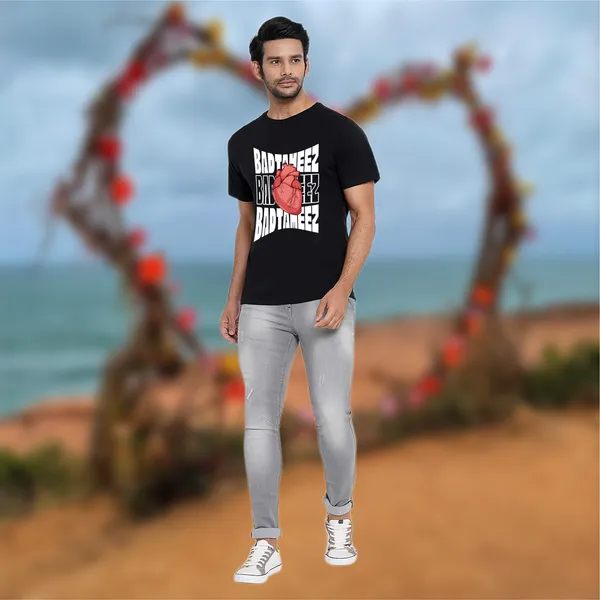 Black_Badtameez_Dil_Cotton_Premium_&_Elegant_Regular_T-Shirt_For_Unisex